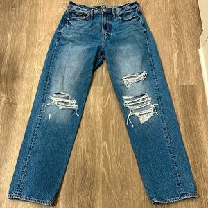 American Eagle Outfitters - Distressed 90s Boyfriend Jeans